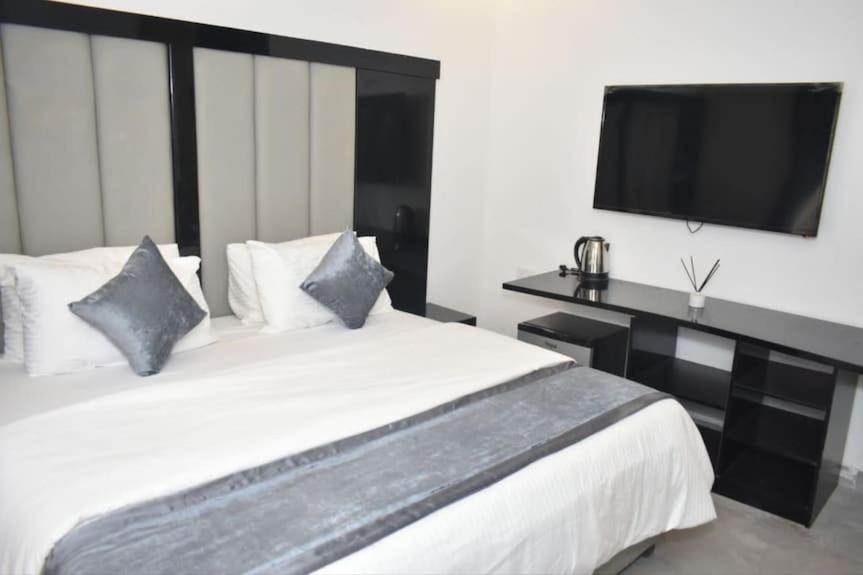 Jada Hotel And Suits Lagos Extérieur photo